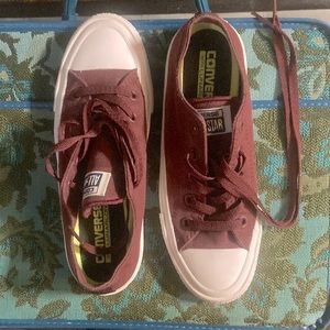 Converse with Lunarlon unisex (M sz:4/ W sz:8) burgundy color